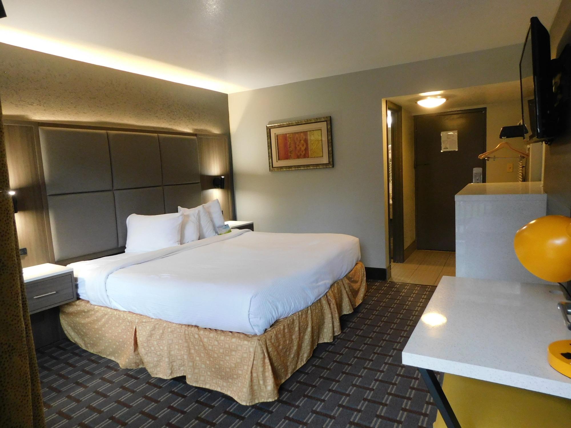 Days Inn & Suites By Wyndham Downtown Gatlinburg Parkway Экстерьер фото