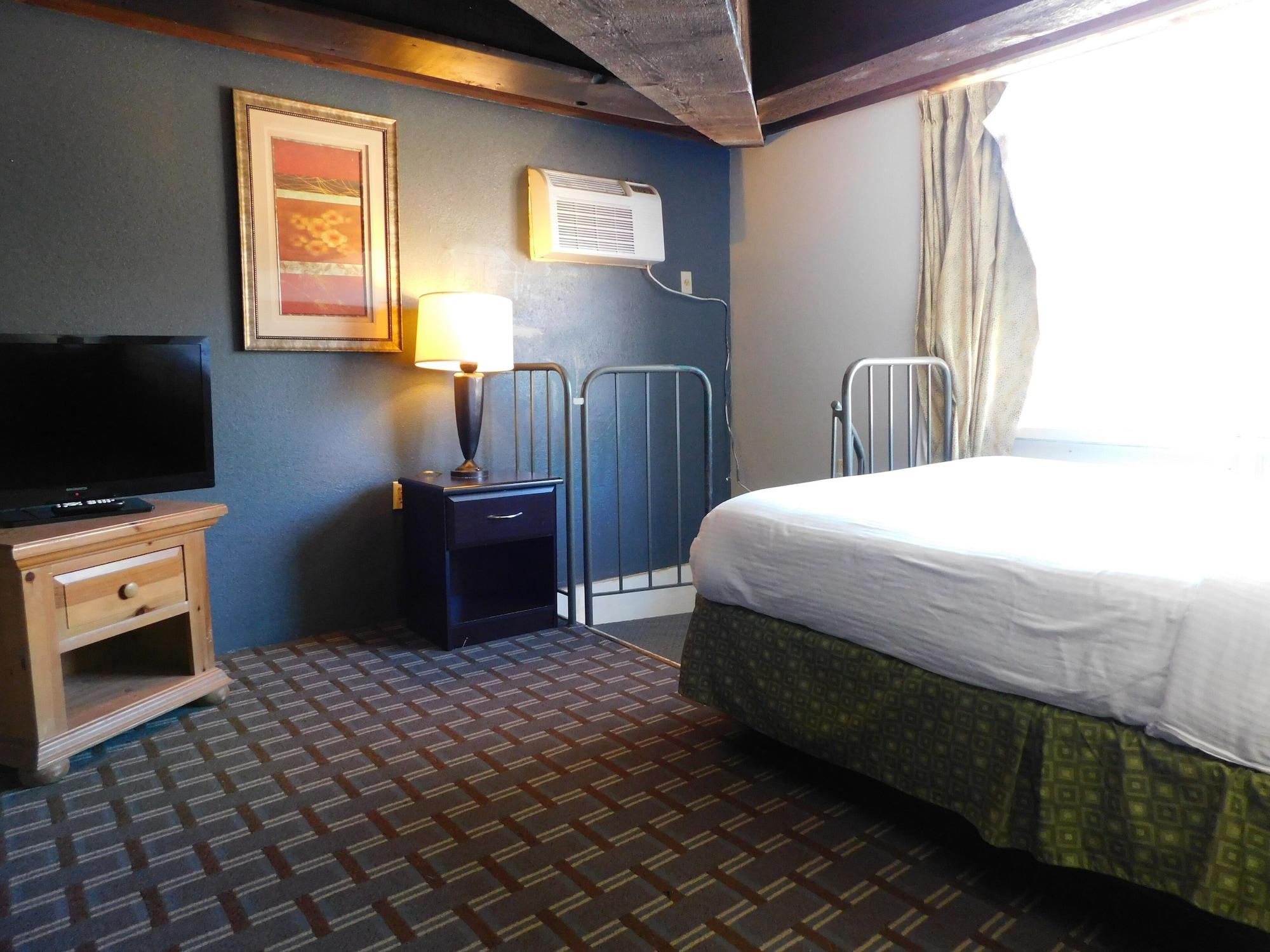Days Inn & Suites By Wyndham Downtown Gatlinburg Parkway Экстерьер фото