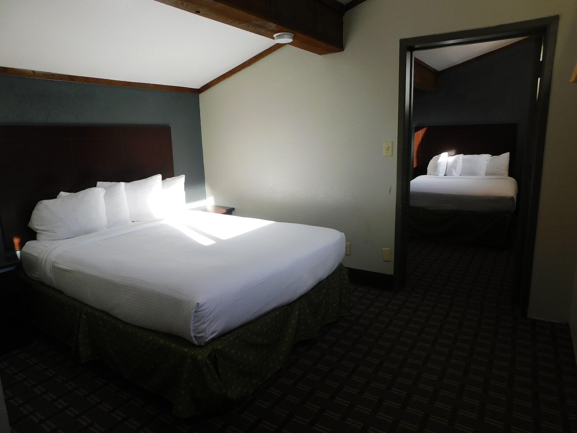 Days Inn & Suites By Wyndham Downtown Gatlinburg Parkway Экстерьер фото
