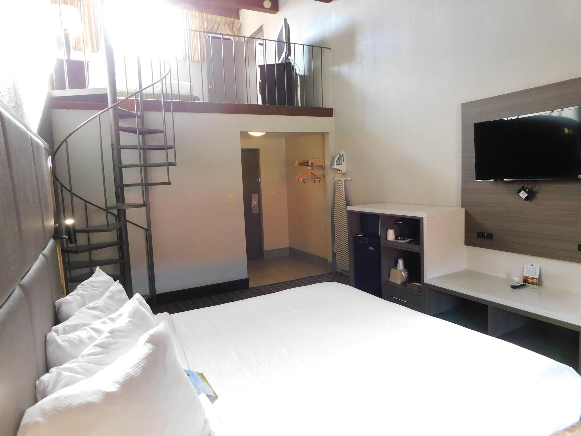 Days Inn & Suites By Wyndham Downtown Gatlinburg Parkway Экстерьер фото