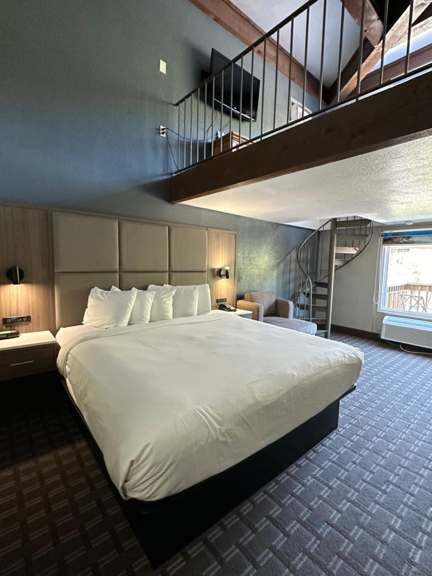 Days Inn & Suites By Wyndham Downtown Gatlinburg Parkway Экстерьер фото